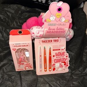 Limited Edition-Peanuts Love Letter Headband, Eyelash curler & Tweezer Trio Set